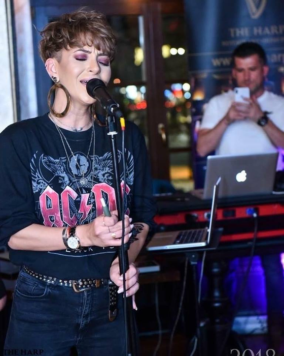 Giulia Anghelescu s-a retras din muzică: “Nu mă mai regăsesc”. Cum își câștigă banii acum artista