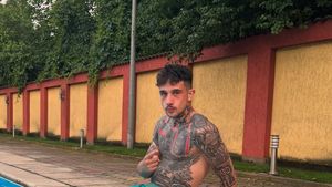 Trapperul MGK intervine în scandalul Andreea Bostănică - Iuliana Beregoi: ”Mergeți la muncă”