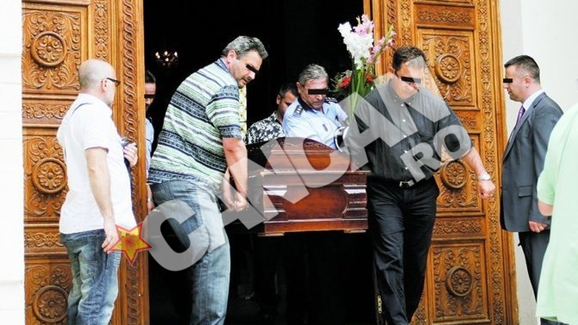 Sculptorul Marcel Guguianu, inmormantat ieri la Cimitirul Bellu. Ion Iliescu si-a condus prietenul pe ultimul drum