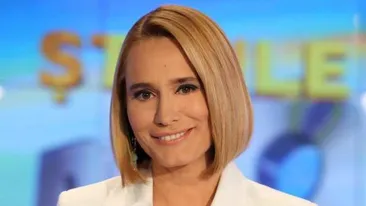 Andreea Esca s-a făcut de râs, în direct, la ştirile de la Pro TV. Telespectatorii au crezut că nu aud bine când au observat ce a întrebat prezentatoarea