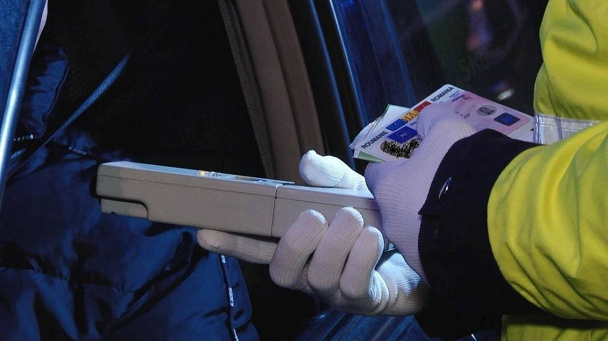 Milionarul s-a urcat băut la volan după ce a consumat vodcă și vin