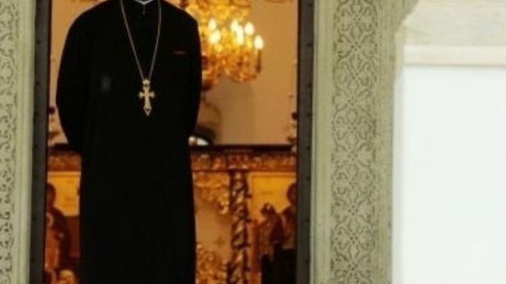 Fals preot din Galați, cercetat pentru înșelăciune. Câți bani a strâns după ce a escrocat zeci de credincioși