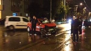 Trei victime, in urma unui accident petrecut in Capitala! Doua echipaje Smurd au transportat ranitii la spital!