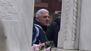 Cine a apărut la căpătâiul milionarului Vasile Turcu!