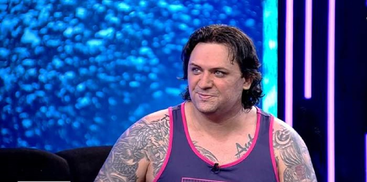 Cât costă un "platou cu draci pe el" de la terasa lui Luis Stan? Lumea se înghesuie la restaurantul celui care a rupt Tik Tok-ul