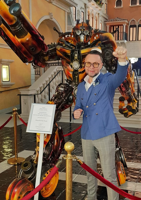 BumbleBee, robotul din Transformers 6, vine la București! Vezi cine îl aduce!
