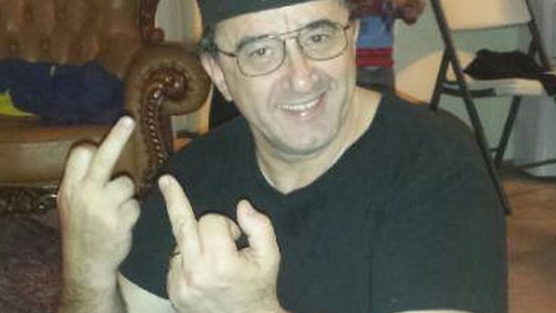 Scandalul continua la Uniunea Scriitorilor! Ce intelectual s-a transformat in impresarul lui Babi Minune!