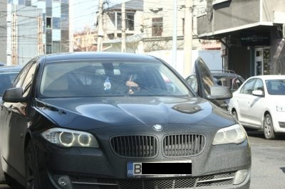 Daniela Crudu a urcat în mașină și este gata de plecare