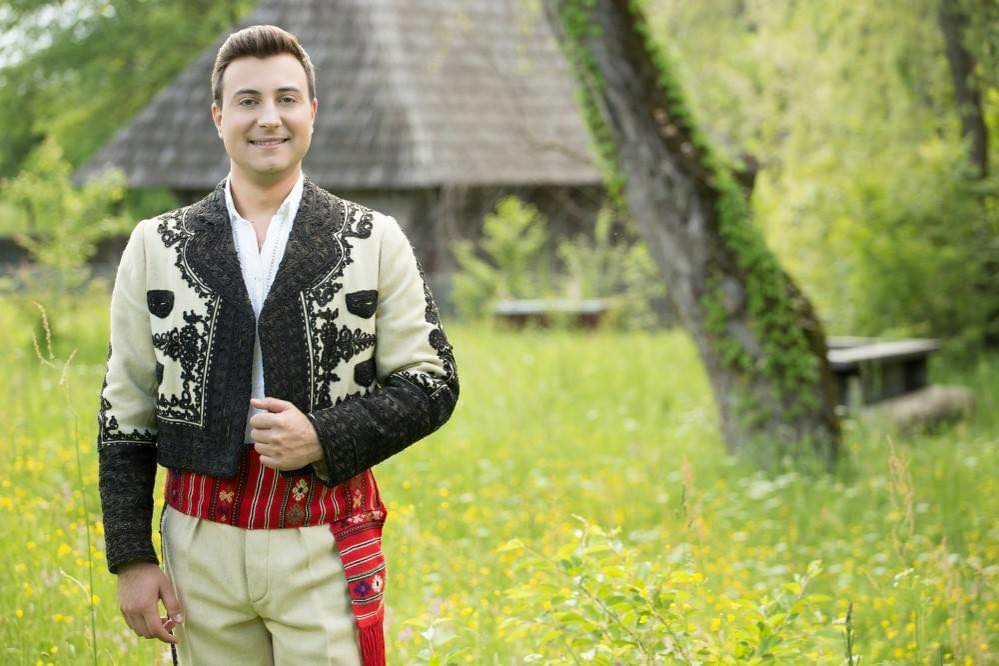 Valentin este un cunoscut interpret de muzică populară