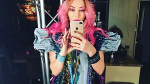 Nici n-a trecut o zi, că DELIA şi-a schimbat din nou look-ul! Iată cum a apărut cântăreaţa: „Real, real...“