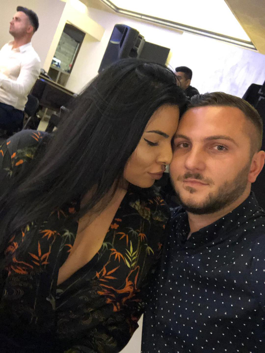 Alina și Adi, doi tineri îndrăgostitți