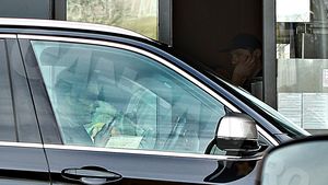 Lavinia (ex-Spicy) n-are ”Factorul X” în… bucătărie. Iubita îl ”persecută” culinar pe Bănică Jr.!