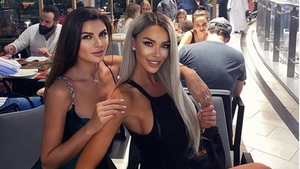Bianca Drăgușanu o arde pe lux și opulență. A „fugit” în Dubai și petrecere alături de Ramona Gabor