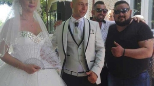 Culmea nunţii la români. Să vină mascaţii şi să aresteze mirii pentru proxenetism!
