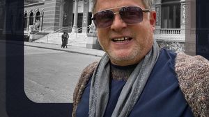 Revenire amară în România pentru Leonard Miron, după 14 ani de străinătate! A fost jefuit în cimitir, în timpul unui parastas! ”Mi-au luat toți banii și...”