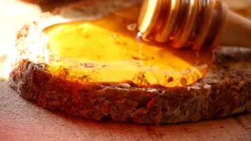Mierea din România care este mai BUNĂ decât celebra Manuka. Unde o poți găsi