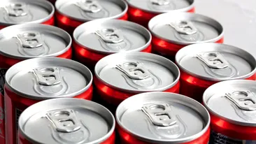 Ce a putut să pățească un bărbat care bea 8 energizante pe zi. Medicii trag un semnal de alarmă!