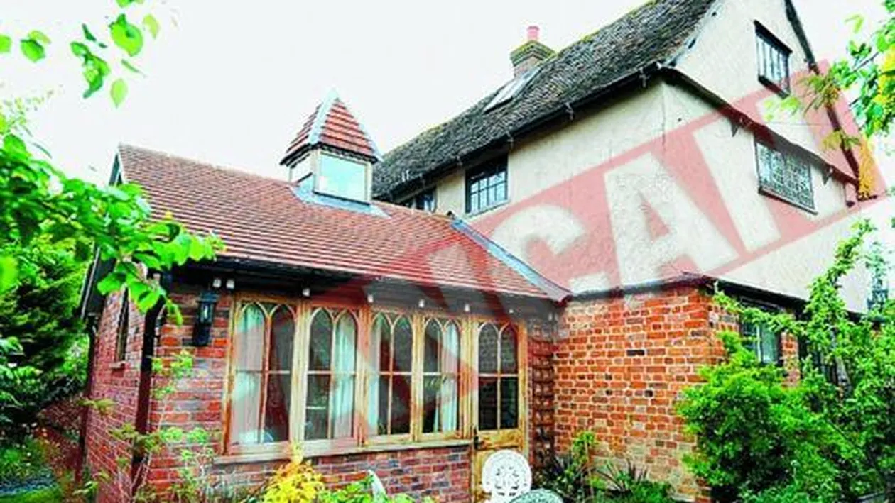 Si-a mutat casa scandura cu scandura