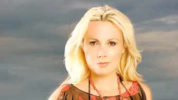 Dana Savuica este o mama moderna: Isi trimite fiica la mare de 1 mai