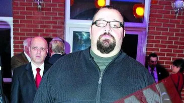 Piedone va oficia nunti de aur pe banda rulanta