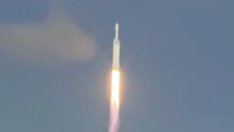 SpaceX a lansat cea mai puternică rachetă din istorie!