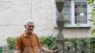 Trecatorii raman cu gura cascata. Ce a facut un pensionar din Bucuresti in curtea blocului