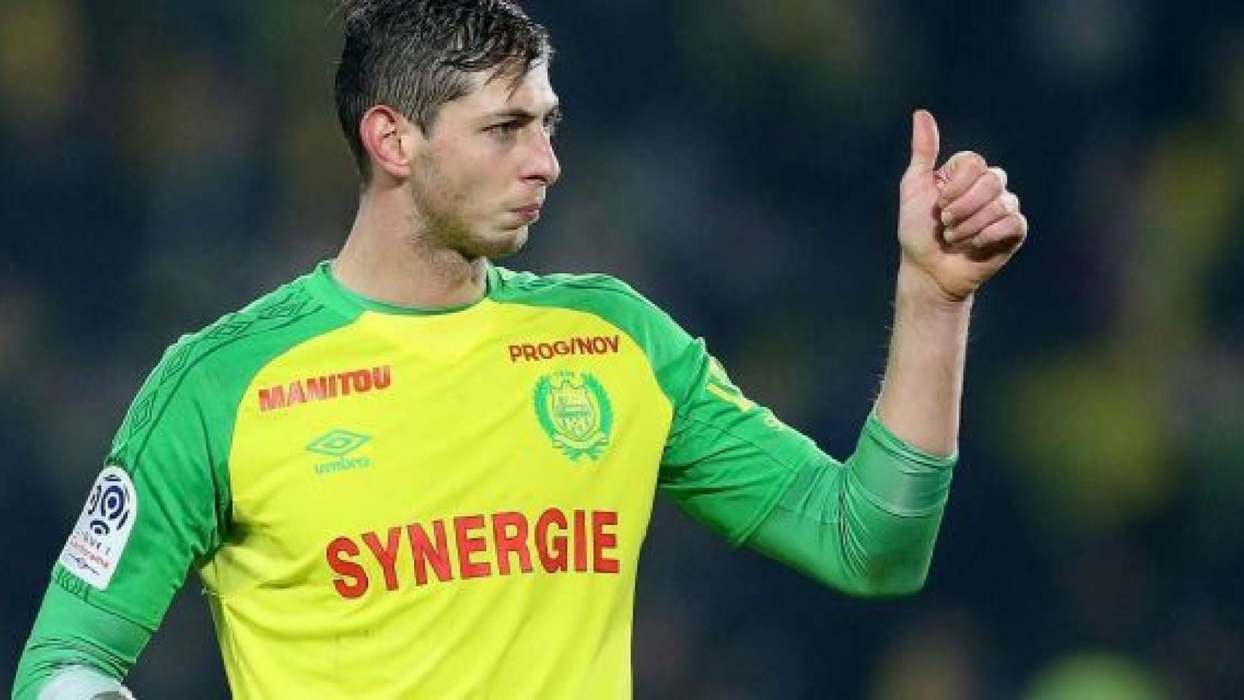 Au fost găsite bucăți din avionul dispărut în care se afla fotbalistul Emiliano Sala