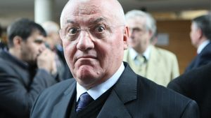 Reacție fabuloasă a lui Mitică Dragomir după ce PSD a renunțat la el: „Voi ataca în instanță. Am dus cazierul, sunt curat ca lacrima!”