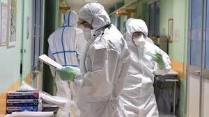 Medicii din Deva au ajuns la capătul puterilor: ”Aproximativ 100 de cadre medicale lucrează de 10 zile, 24 de ore din 24”