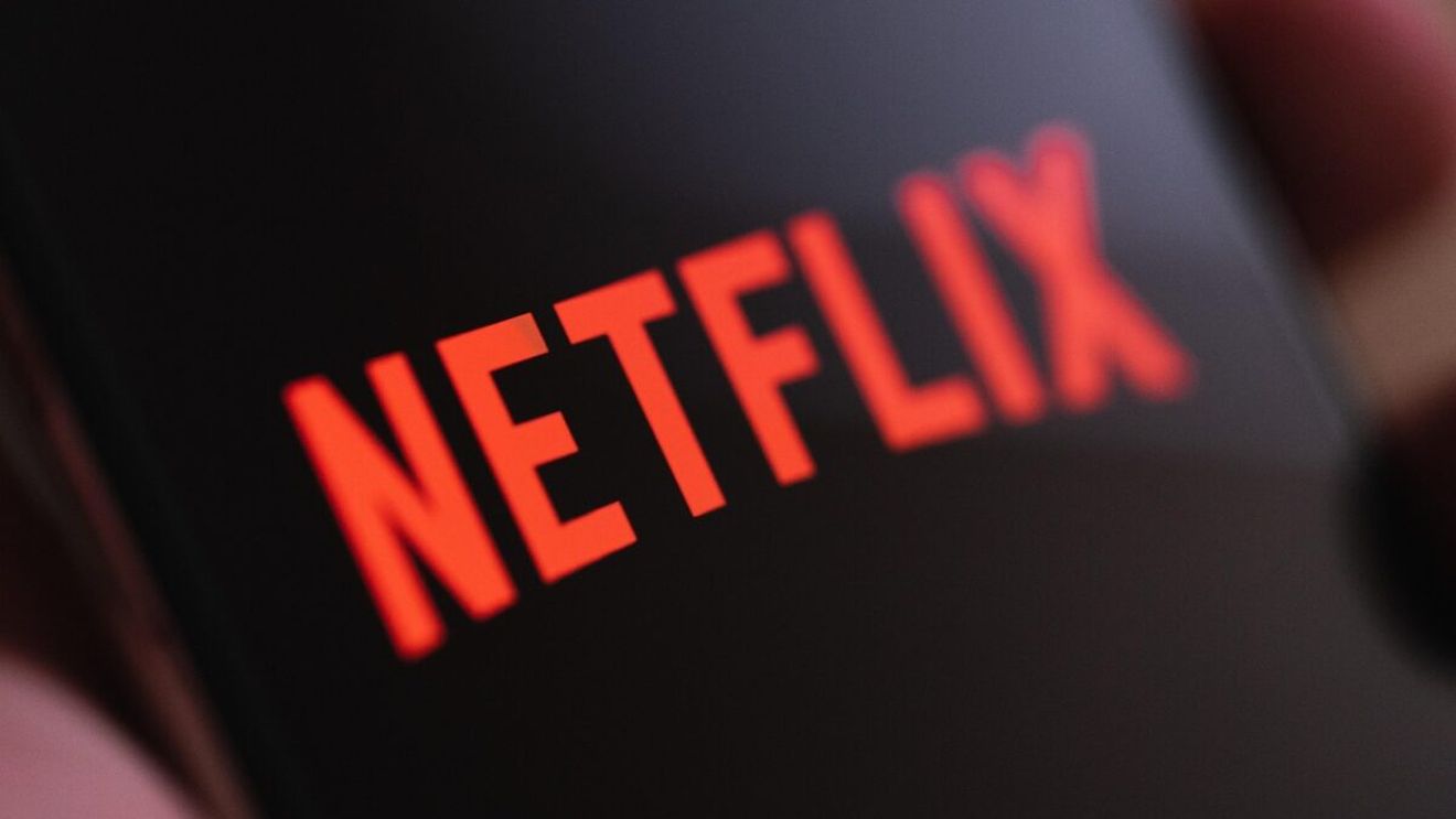Serialul fenomen de pe Netflix care i-a cucerit pe români! Povestea captivantă te ține cu sufletul la gură