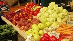 "Am ales 4 mere și le-am pus pe cântar. Vânzătorul îmi zice 5.5 lei". Poveste impresionantă într-o piață din București