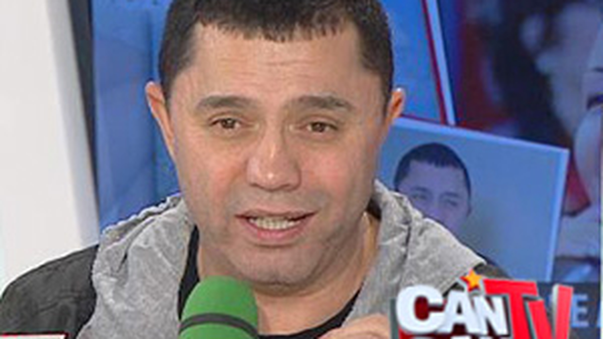 Guţă-i mare gagicar, romantic pe celular!"Mi-e dor de guriţa ta care face minuni"! Citeşte sms-urile pe care i le-a trimis amantei