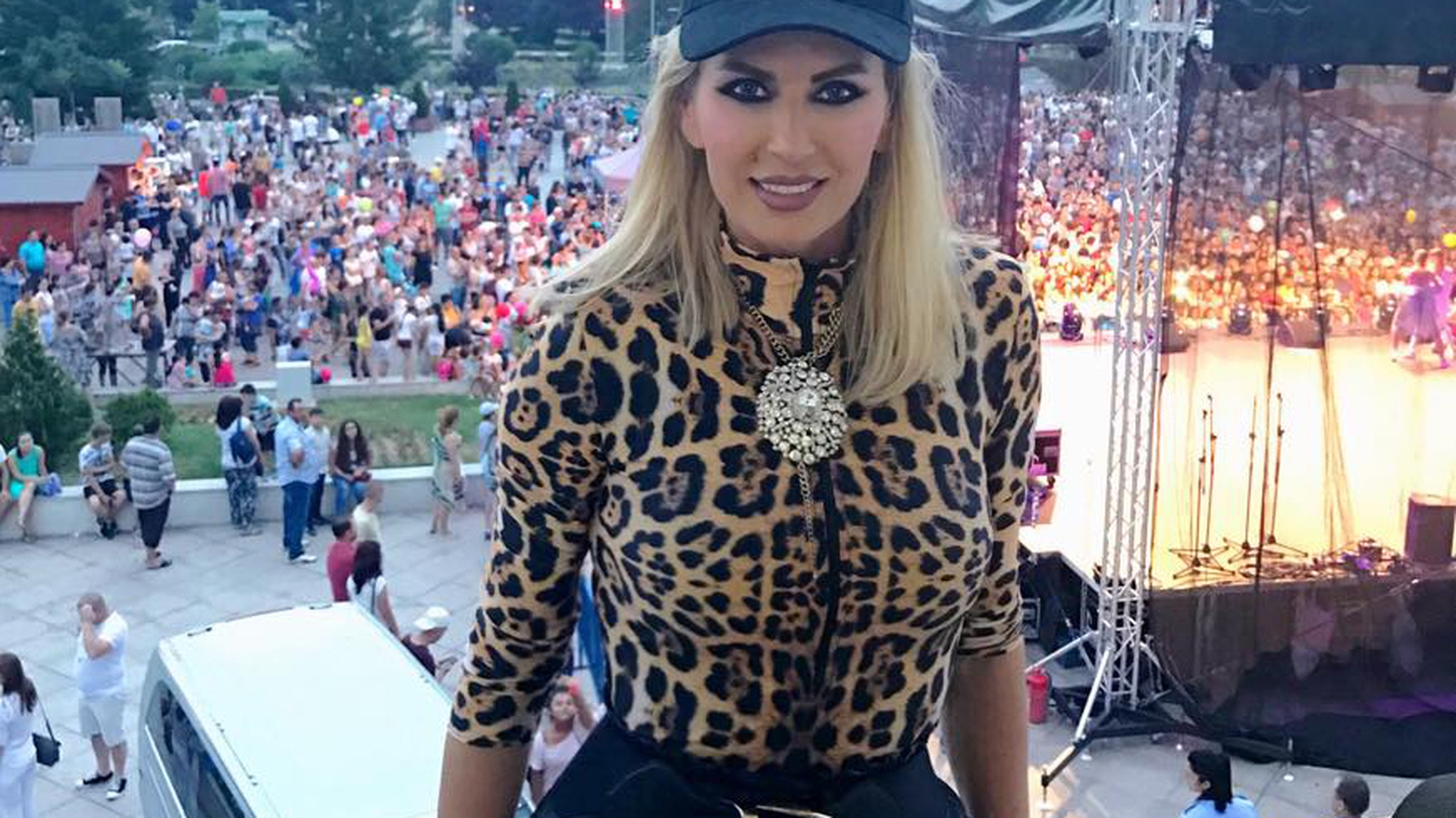 ANDREEA BĂNICĂ, în costum de baie, la opt luni după ce a născut! Nimeni nu se aştepta să arate aşa