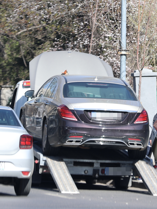 Dan Diaconescu a rămas cu Maybach-ul în drum (Foto: CANCAN.RO)