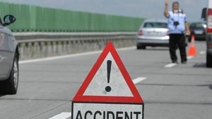 Accident grav! Un autocar plin cu 50 de oameni s-a izbit de un autoturism