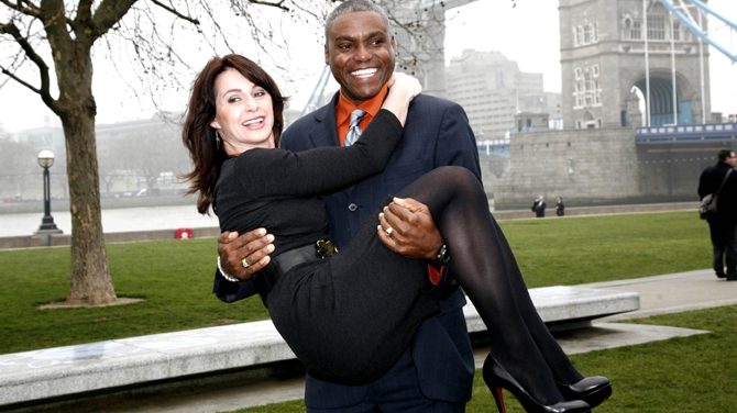 Nadia, in bratele lui lui Carl Lewis la Londra