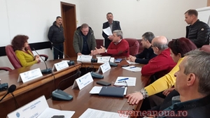 Un bârlădean nu mai vrea apă de la robinet pentru că provine de la un baraj unde se întrețin relații intime: ”Ce-am văzut cu ochii mei nici Dumnezeu nu mă poate convinge!”