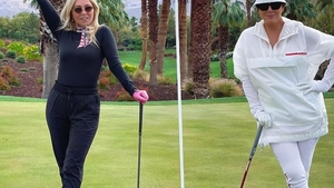 „Regina” sprâncenelor Anastasia Soare, la o partidă de golf cu Kris Jenner, mama surorilor Kardashian