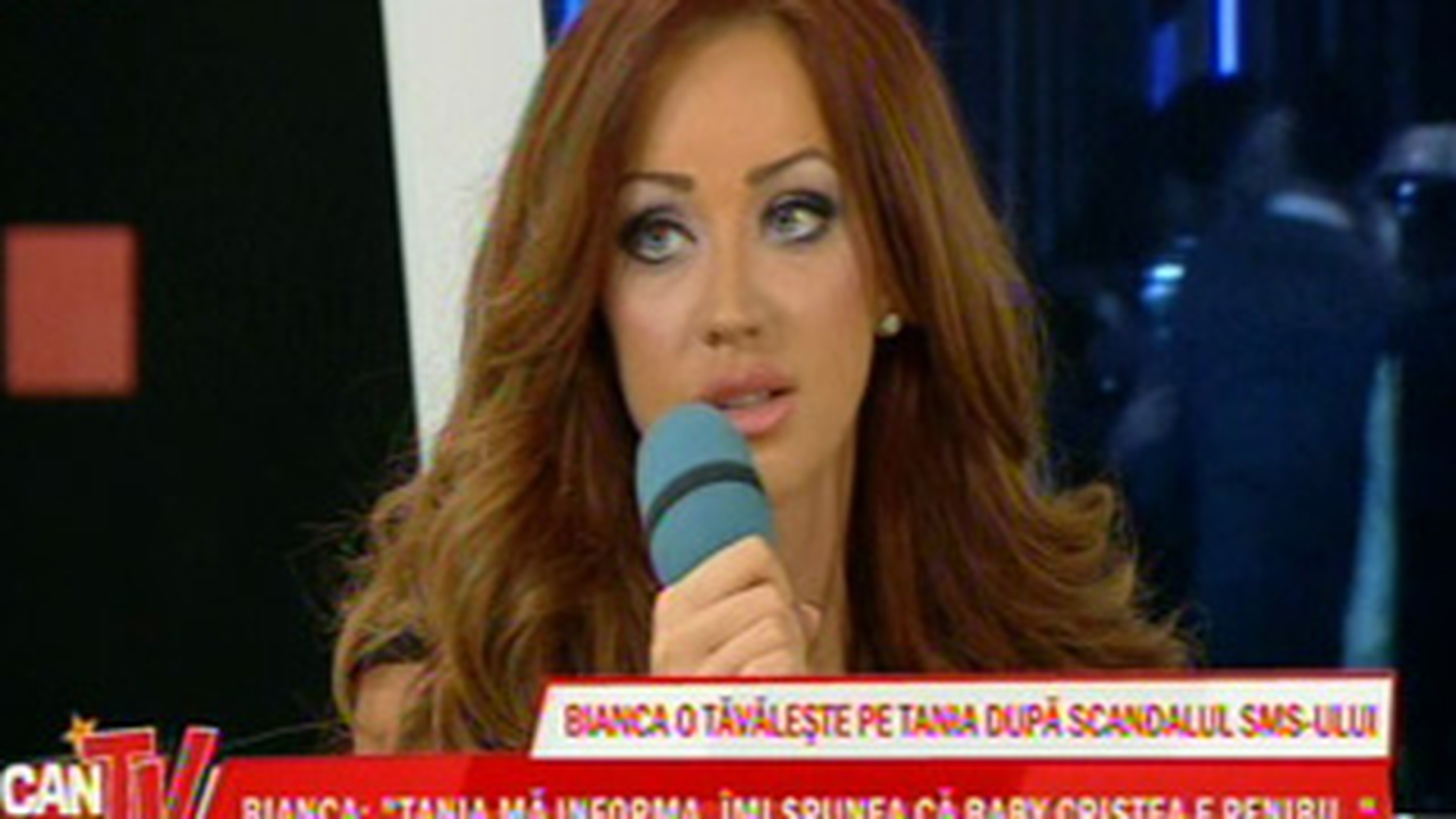 Tania Budi o informa pe Bianca Dragusanu ca Adi Cristea se destrabaleaza  in club: "Baby, vezi ca iubitul tau se linge cu toate alea pe acolo"
