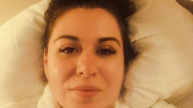 OANA ROMAN a ajuns de urgenţă la spital! Vedeta a fost pusă pe perfuzii