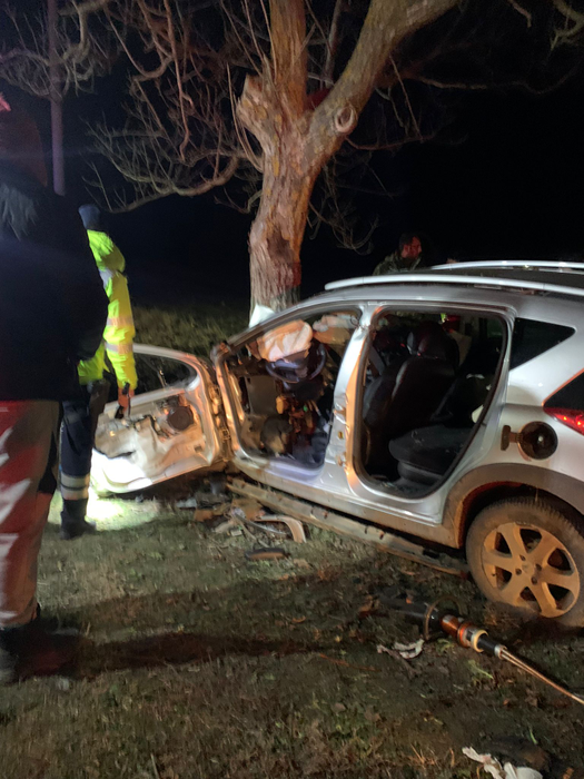 Accident cumplit pe DN41! Un tânăr de doar 27 de ani și-a pierdut viața, după ce a intrat cu mașina în copac