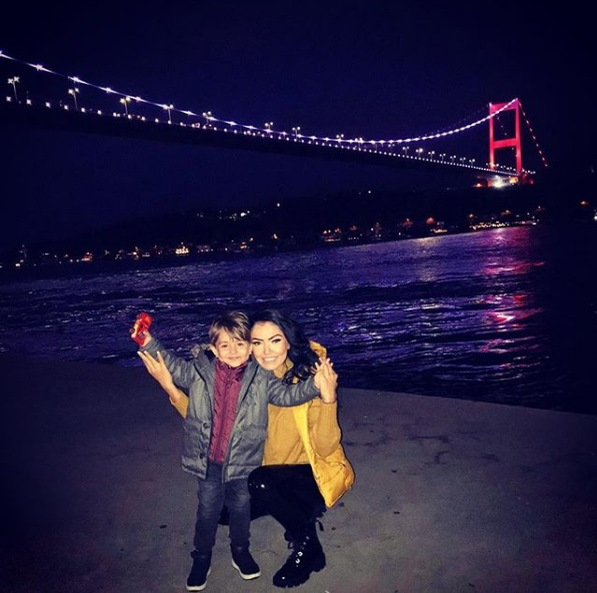 Andreea Mantea și fiul pe care îl are cu fostul partener, Cristi Mitrea. Sursa foto: Instagram