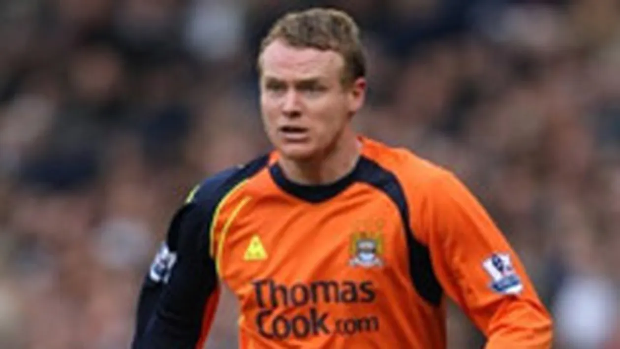 Fundasul Michael Ball a fost amendat pentru comentariile cu caracter homofob facute la adresa lui Anthony Cotton!