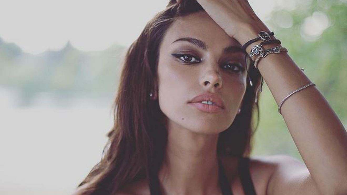 MĂDĂLINA GHENEA a apărut cu vânătăi pe picioare. Cum se antrenează celebra mămică pentru a fi în formă maximă