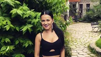 DEEA de la INSULA IUBIRII, schimbare de look cu ocazia Crăciunului! S-a fotografiat alături de mama ei, iar fanii au înroşit butonul de like!