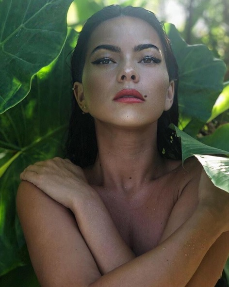 Inna, pictorial incendiar! Îndrăgita cântăreață a pozat topless, iar fanii ei sunt în delir