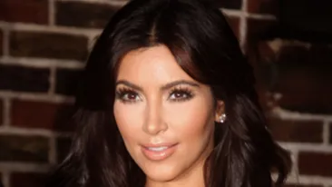 Mesajul care anunta RAZBOIUL? Ce i-a scris Kim Kardashian surorii sale pe internet, dupa ce a pozat intr-o revista sexy!