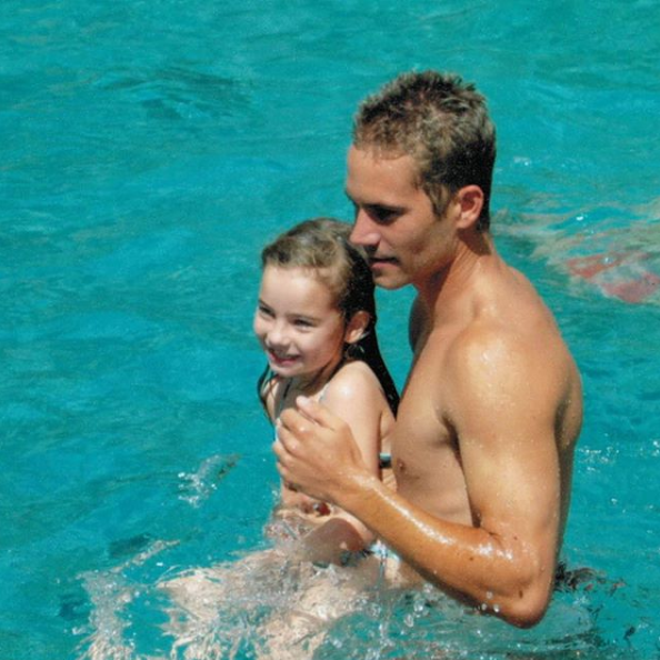 FOTO. Meadow, fiica regretatului Paul Walker, a împlinit 20 de ani. S-a transformat într-o tânără superbă. După moartea tatălui, a dat în judecată Porsche și…