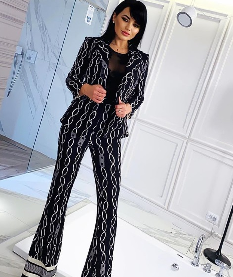 Ce a răspuns Carmen de la Sălciua, atunci când a fost întrebată dacă a făcut videochat. Fanii au rămas fără replică!