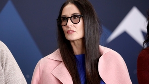 Actrița Demi Moore a dezvăluit că a fost violată, agresorul spunându-i că mama ei a vândut-o